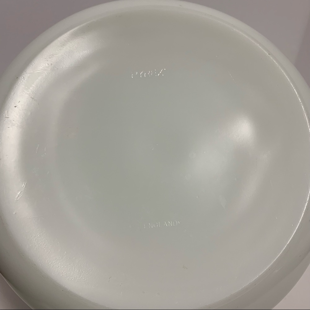 VINTAGE PYREX England Vine large Casserole Dish bowl cooking kitchen - Picture 4 of 6